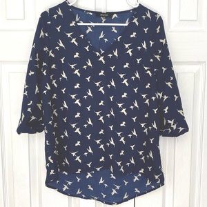 41 Hawthorn, 3/4 sleeve hummingbird print blouse, navy and white, size small